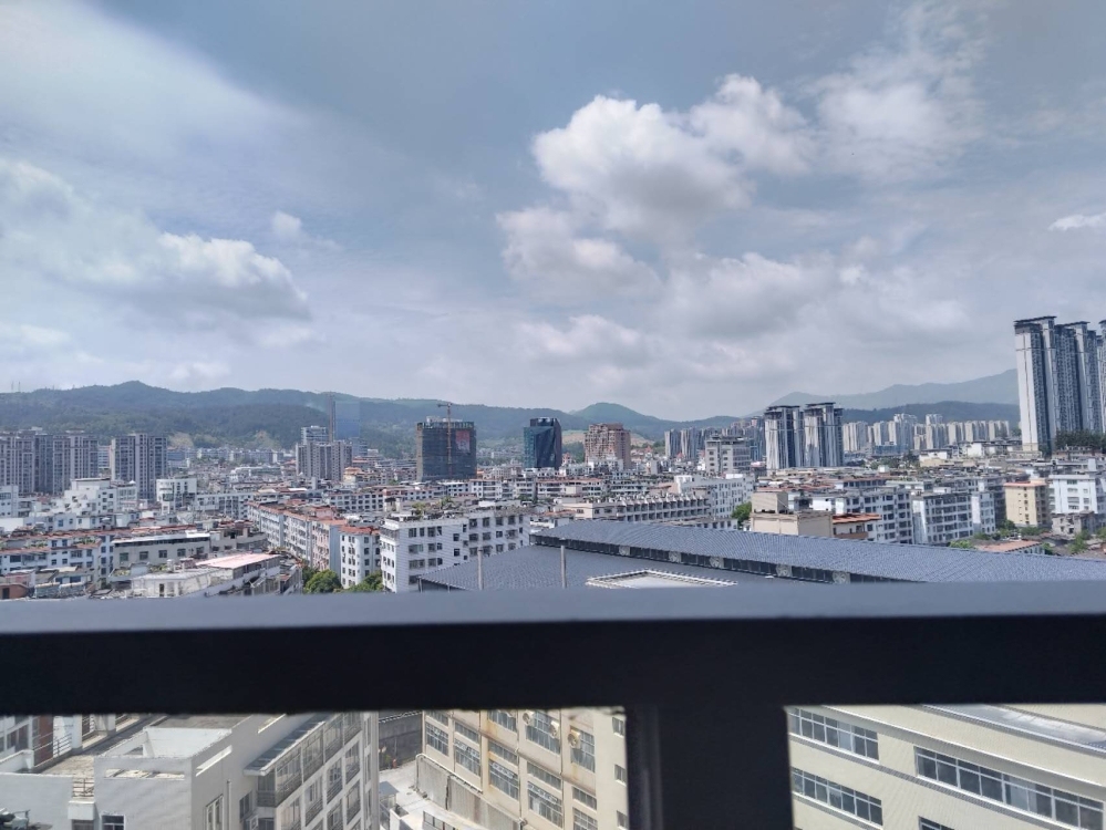 彭村水库  120㎡  4房2厅  毛坯房  证全   60万元  看房：13506919091