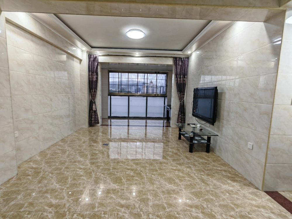 艺都花苑  拎包入住 128㎡ 1800元/月