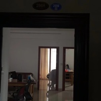西苑大廈 3室 100㎡ 150萬(wàn) 精裝修