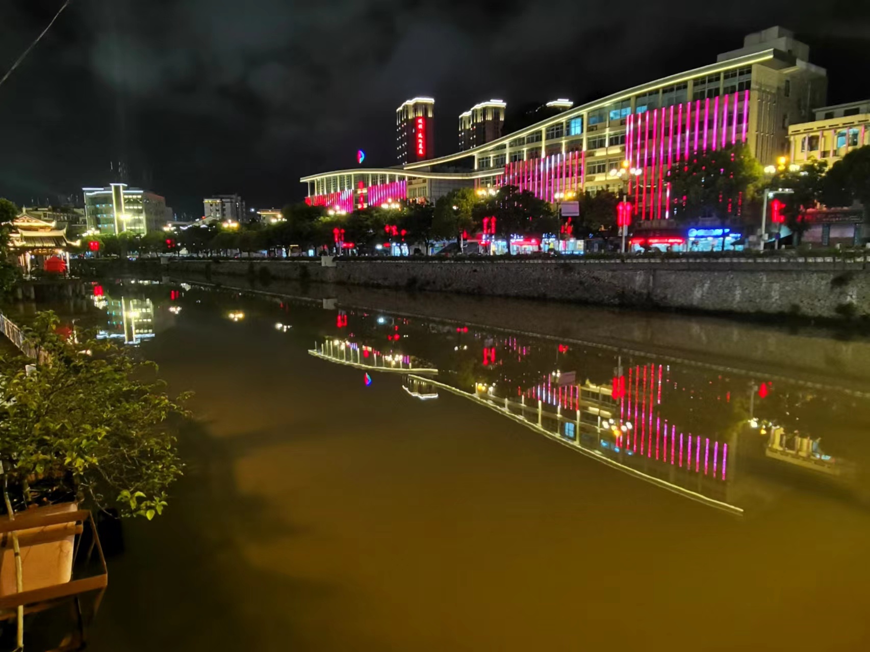 夜晚景色美
