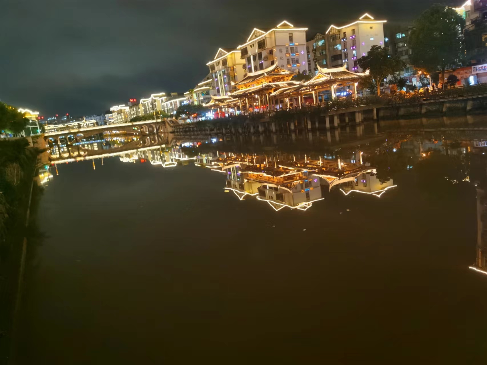 夜晚景色美