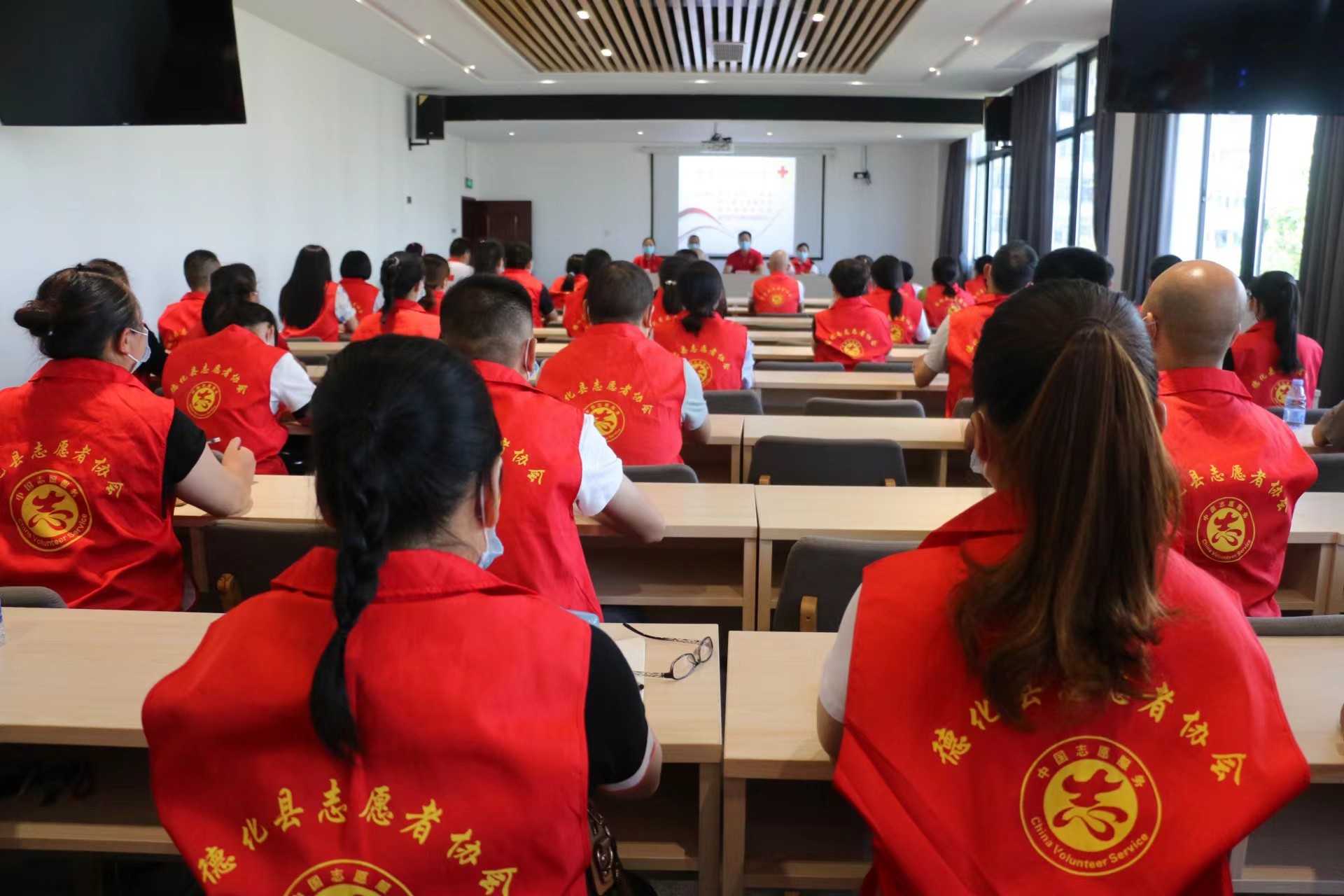 舉辦“人人學(xué)急救，急救為人人”培訓(xùn)班