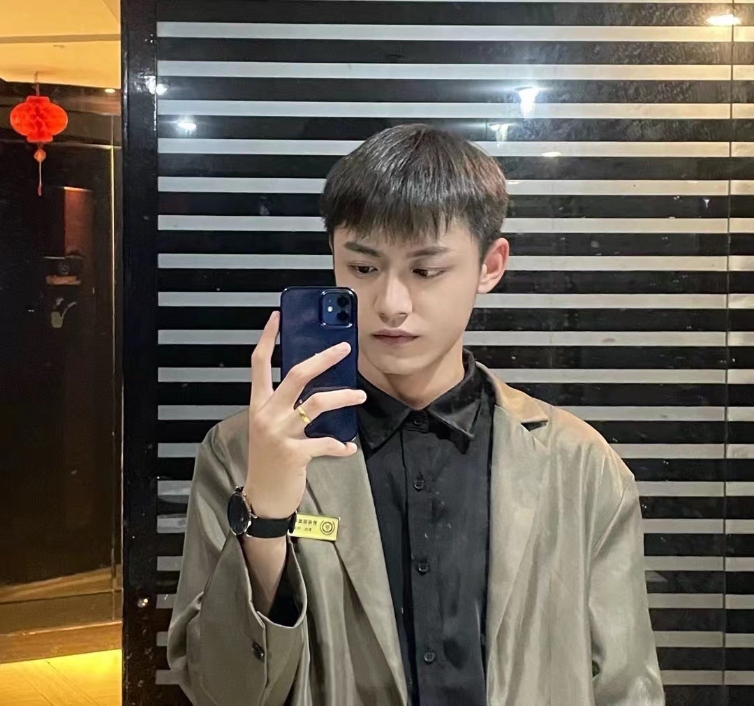 陳新全，租房養(yǎng)貓弄壞家具窗簾，拉黑刪除連夜跑了