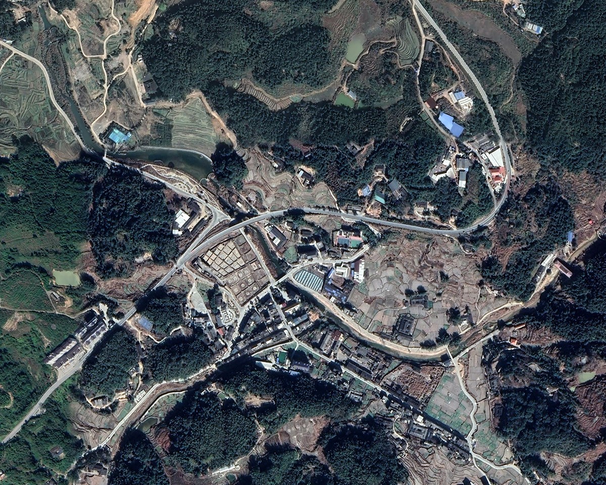 雷峰鎮(zhèn).jpg