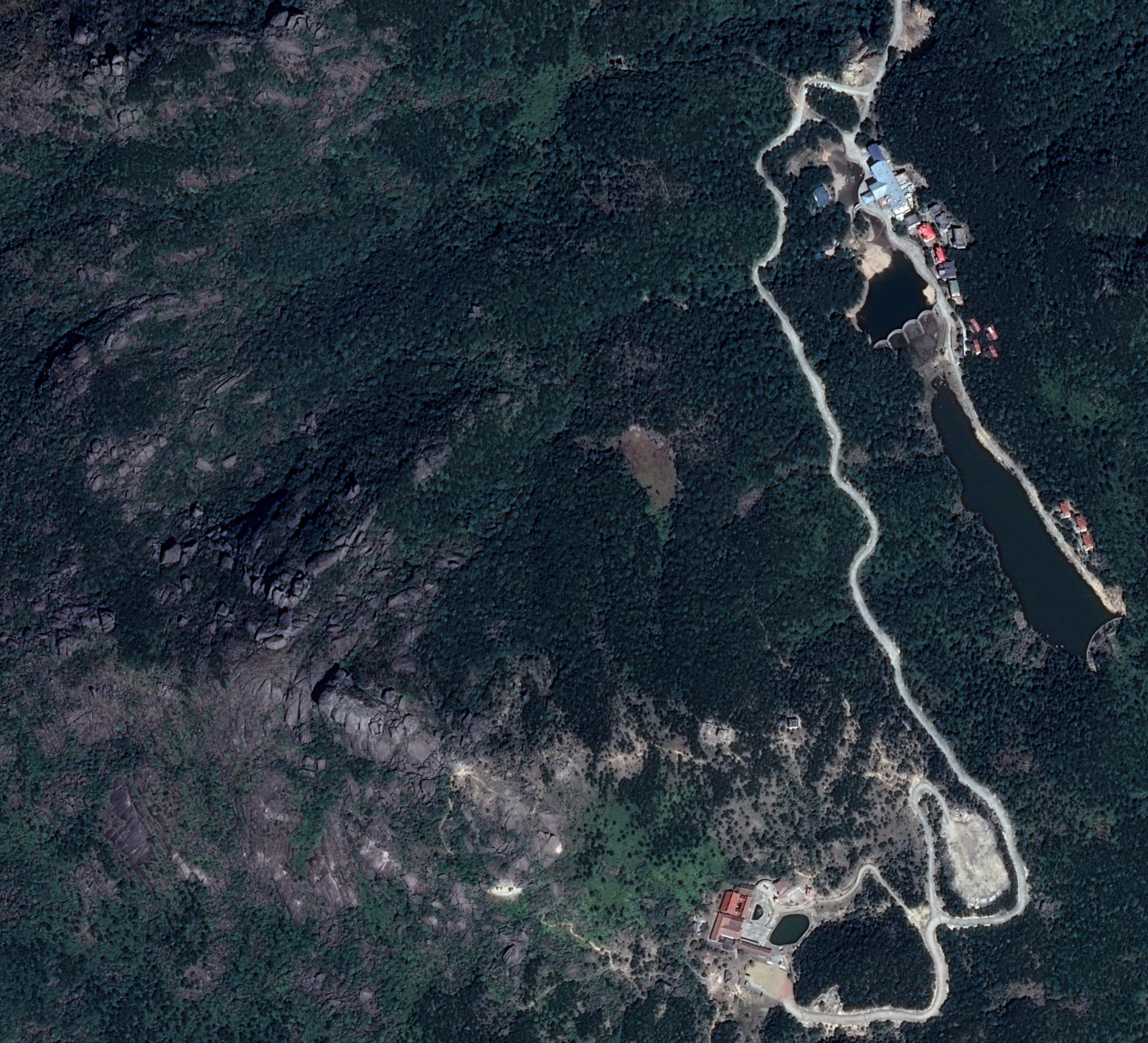 石牛山主峰.jpg