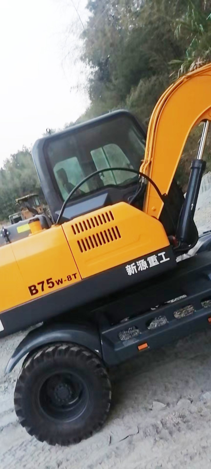 轉讓小挖機和皮卡車